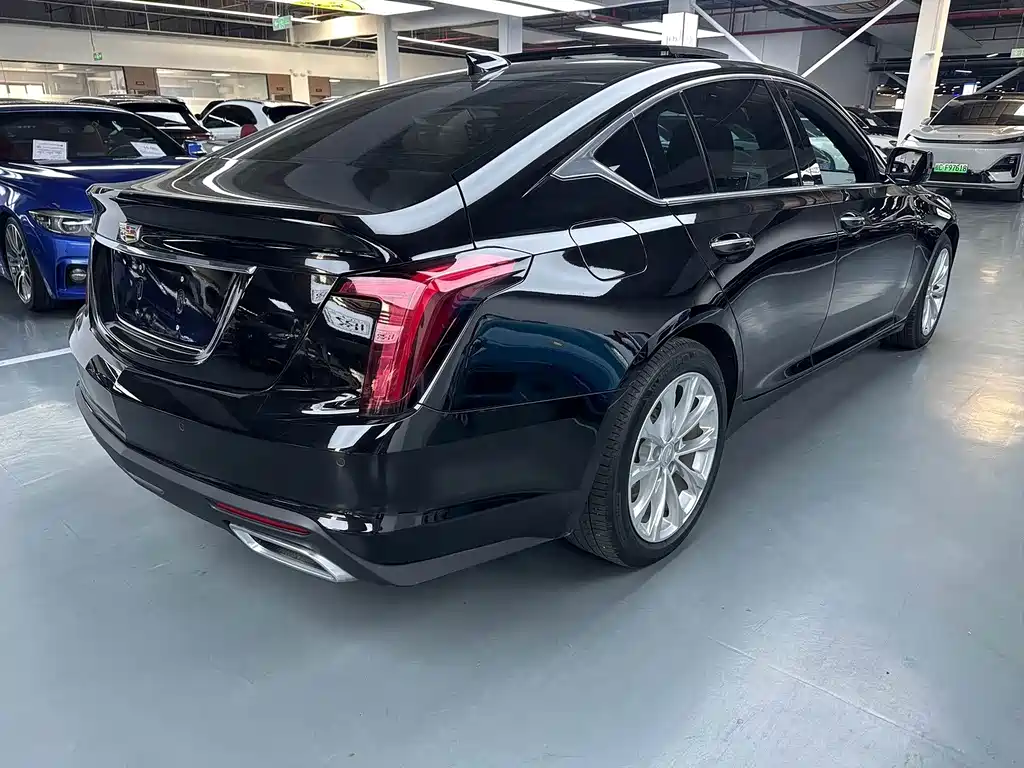 Cadillac CT5 — фото 18