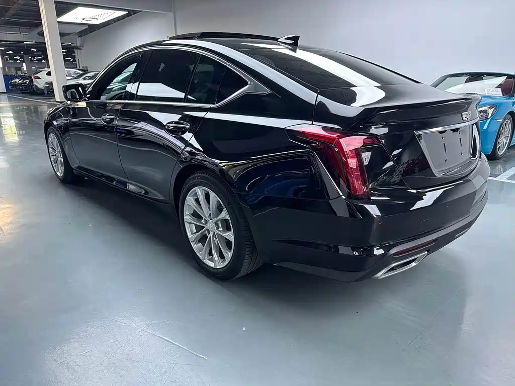 Cadillac CT5 — фото 19