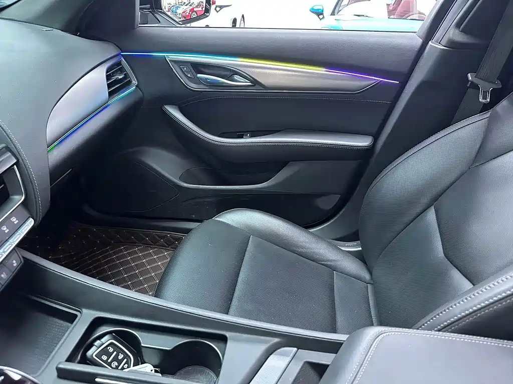 Cadillac CT5 — фото 7