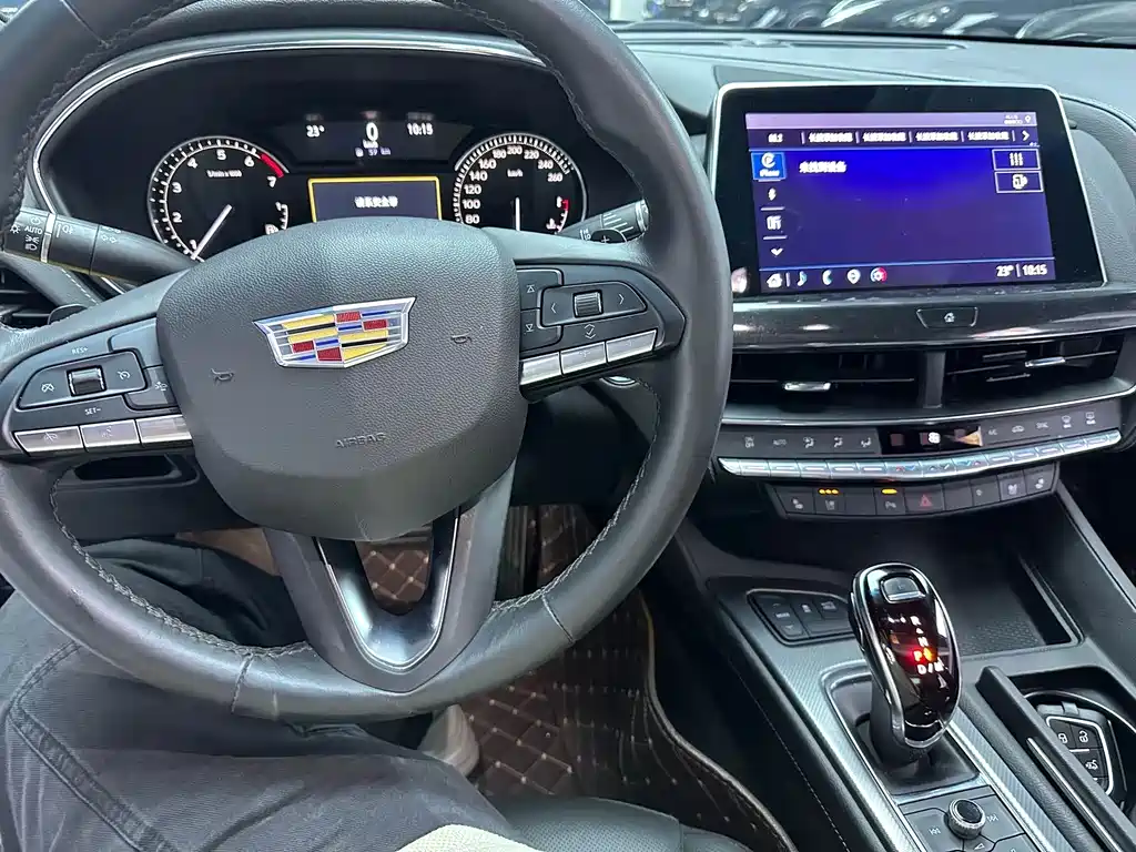 Cadillac CT5 — фото 8