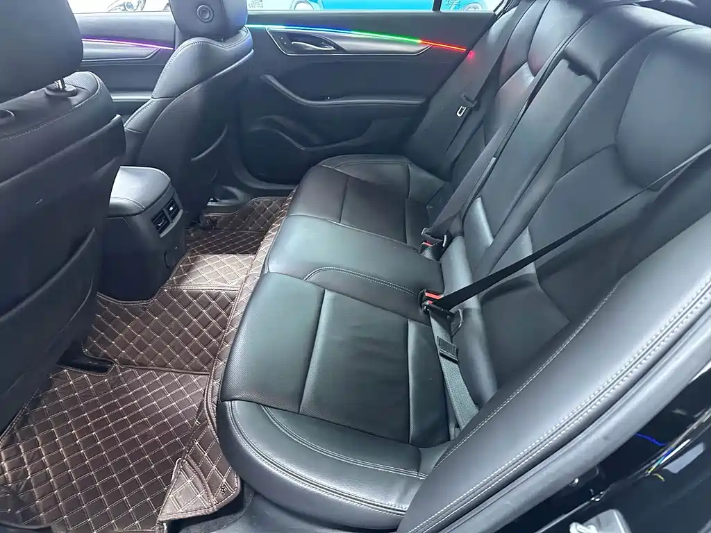 Cadillac CT5 — фото 9