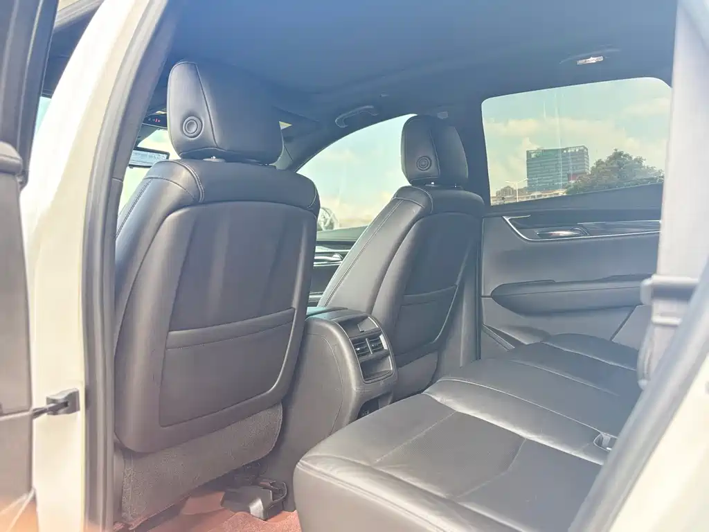 Cadillac XT5 — фото 5