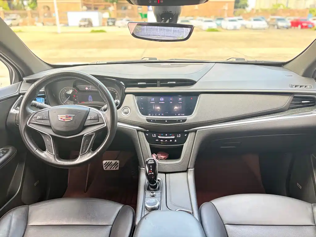 Cadillac XT5 — фото 6