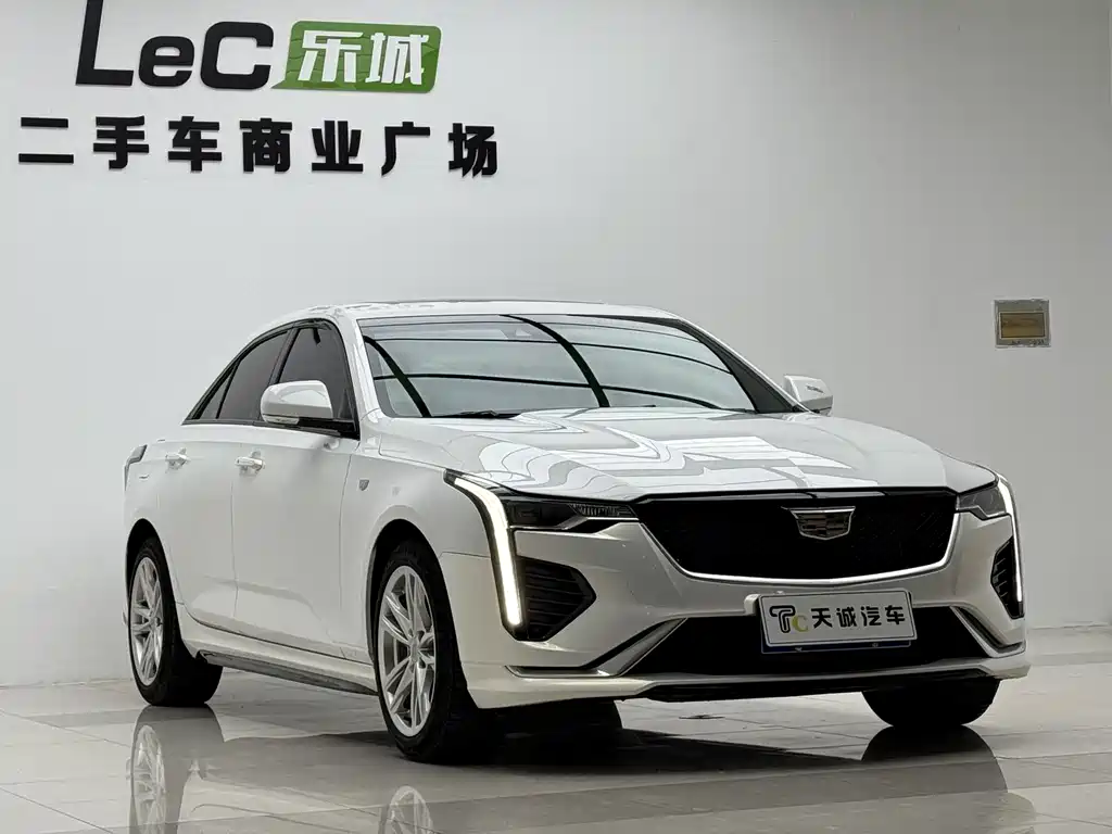 Cadillac CT4 — фото 3
