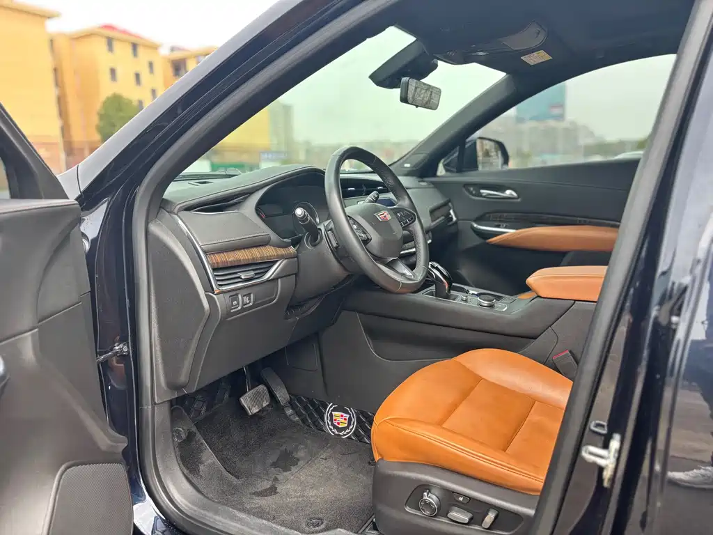 Cadillac XT4 — фото 4