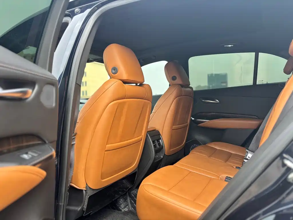 Cadillac XT4 — фото 5