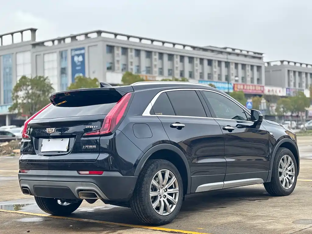 Cadillac XT4 — фото 8