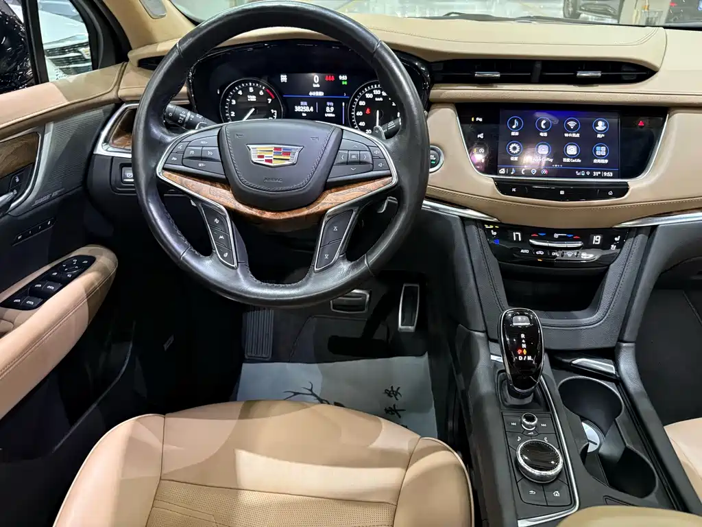 Cadillac XT5 — фото 14