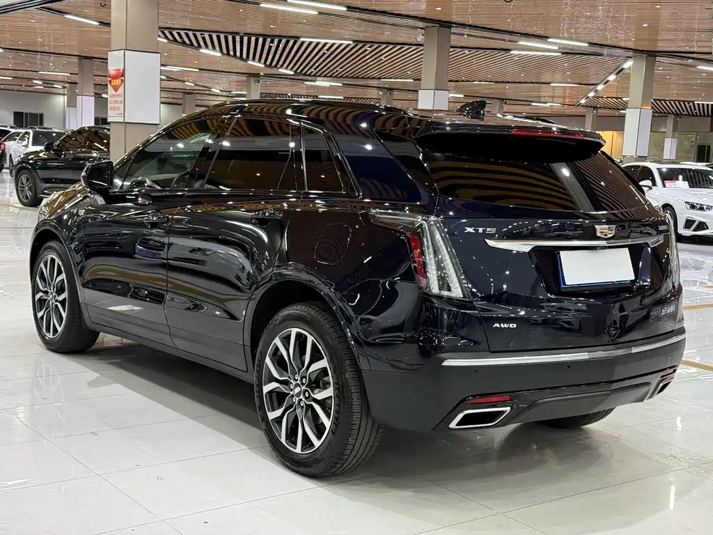 Cadillac XT5 — фото 6