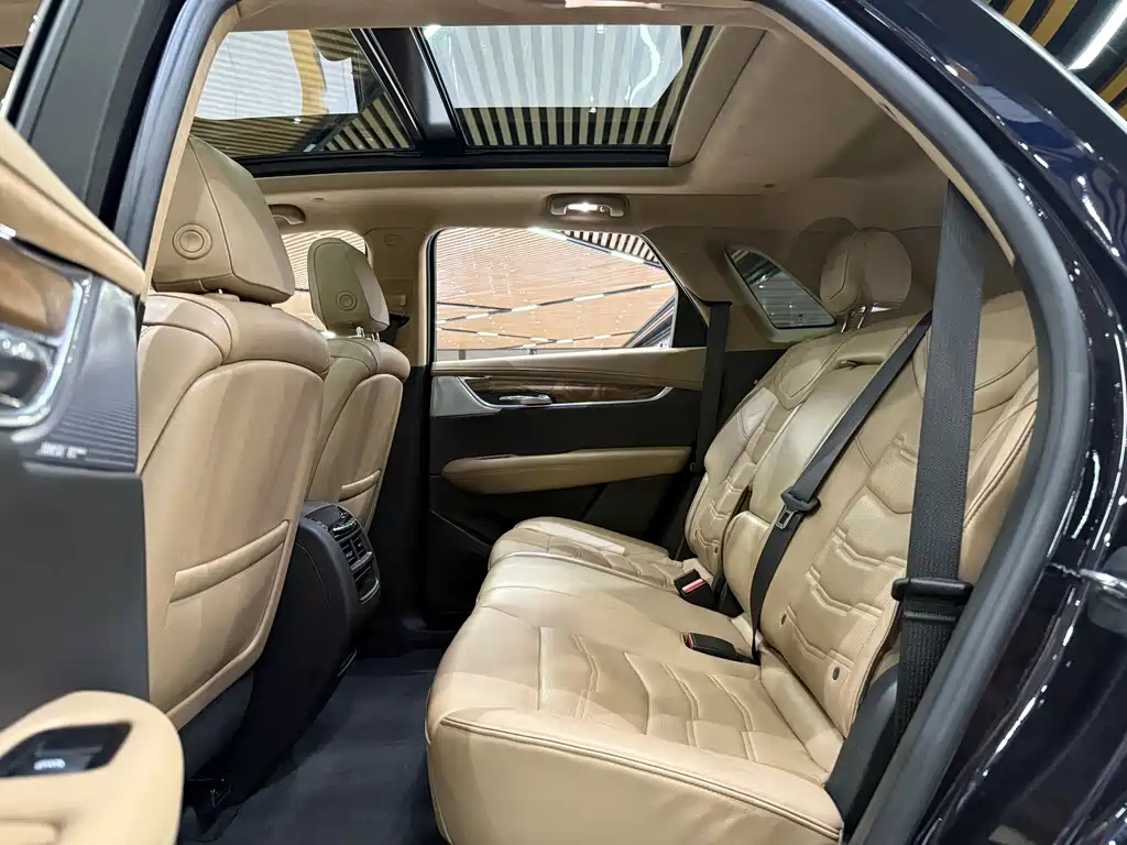 Cadillac XT5 — фото 10