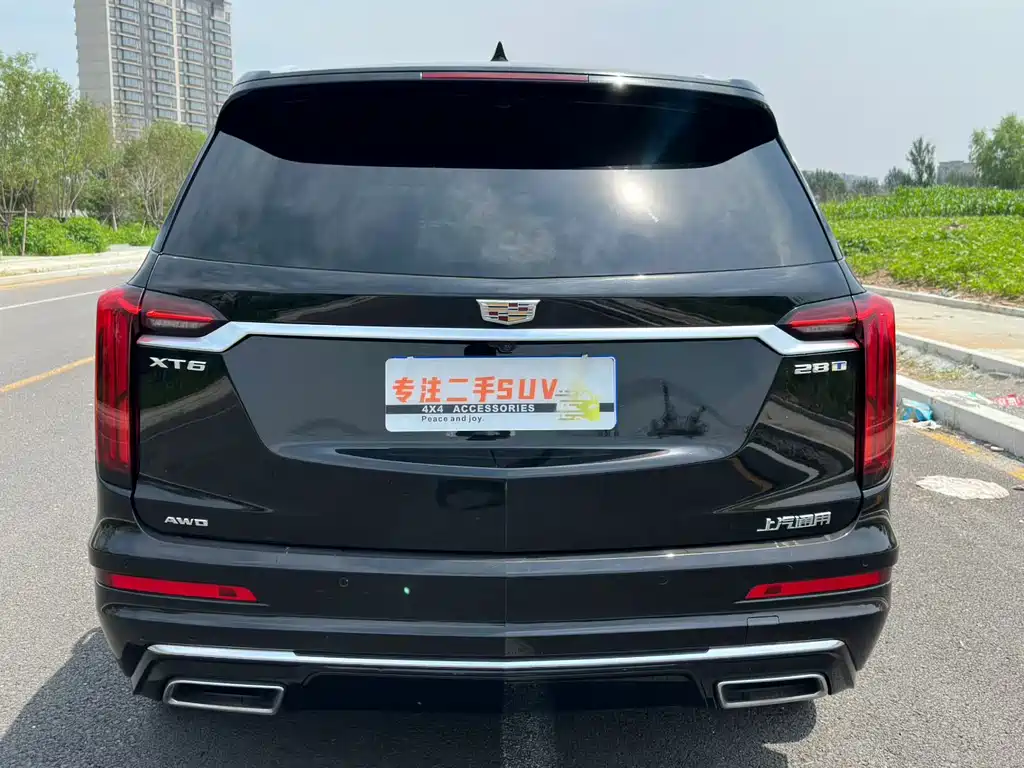 Cadillac XT6 — фото 8