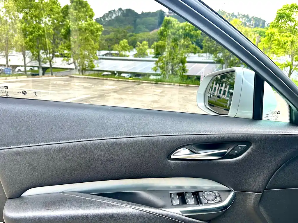 Cadillac XT4 — фото 10
