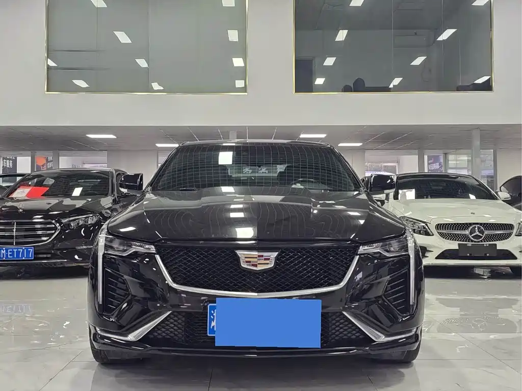 Cadillac CT4 — фото 2