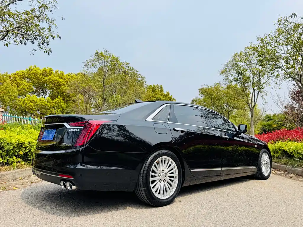 Cadillac CT6 — фото 15