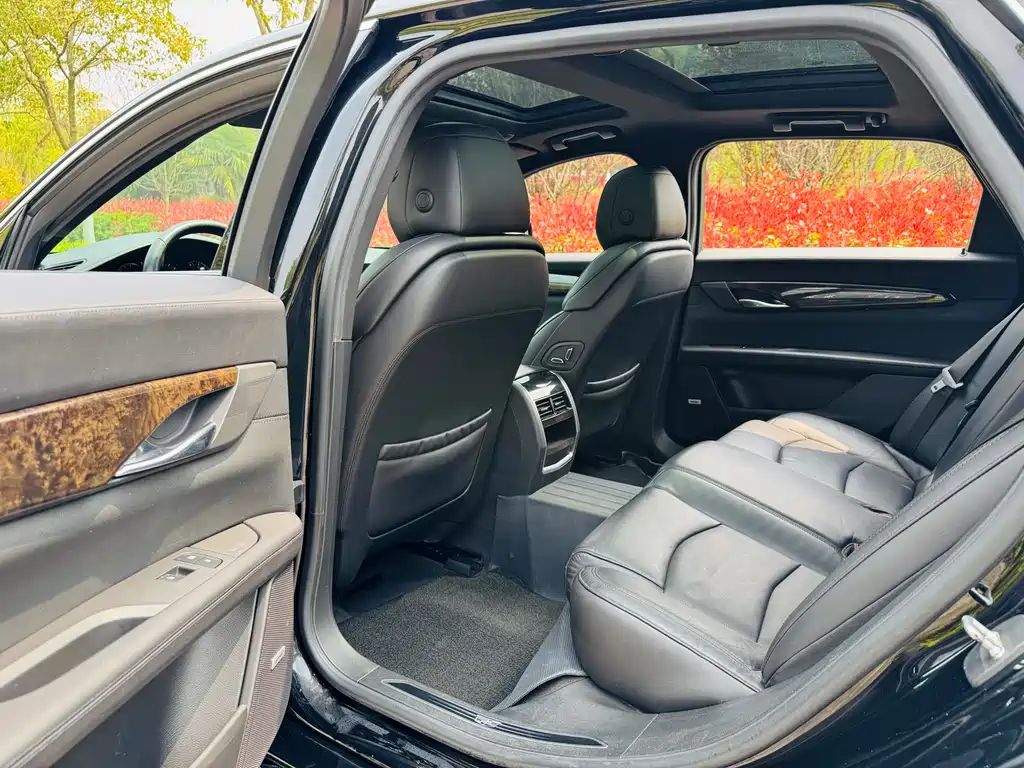 Cadillac CT6 — фото 7