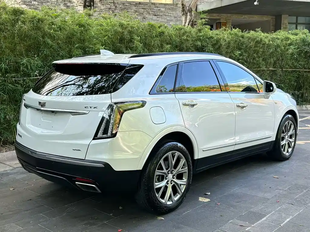 Cadillac XT5 — фото 8