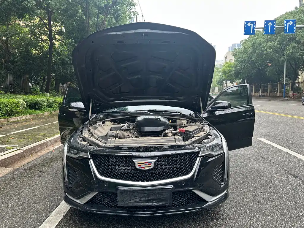 Cadillac CT4 — фото 9