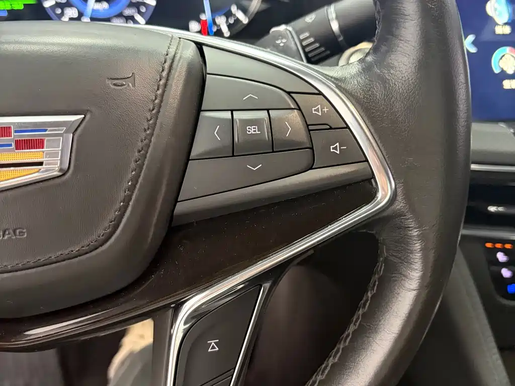 Cadillac CT6 — фото 9