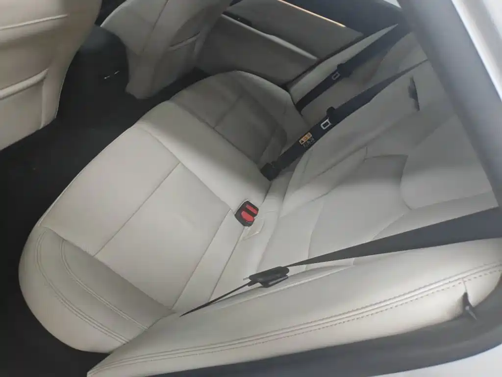Cadillac CT4 — фото 17