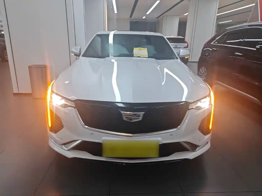 Cadillac CT4 — фото 3