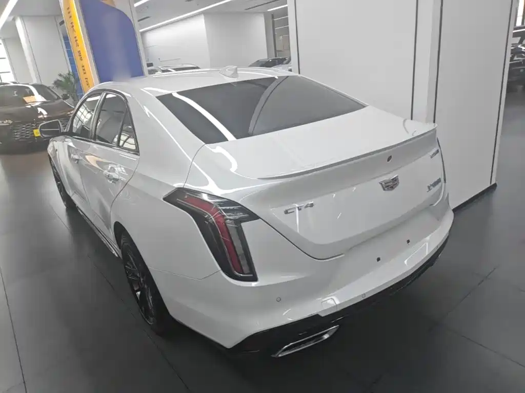 Cadillac CT4 — фото 5