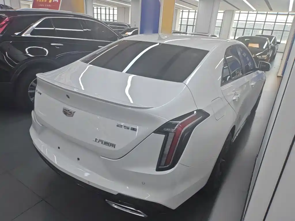 Cadillac CT4 — фото 7