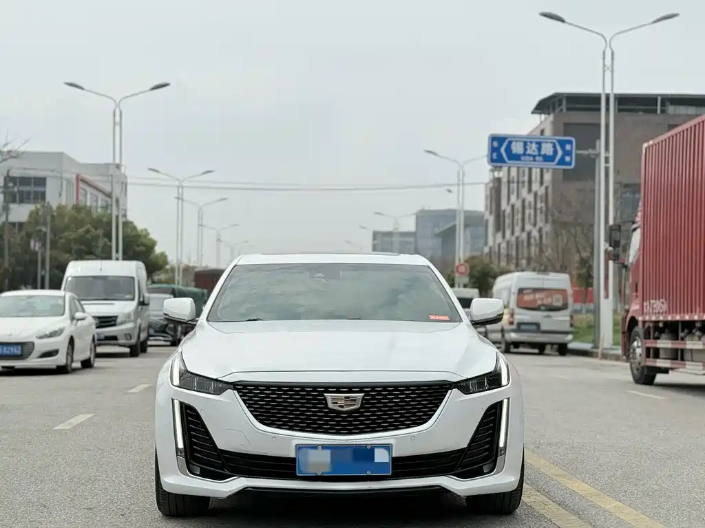 Cadillac CT5 — фото 2