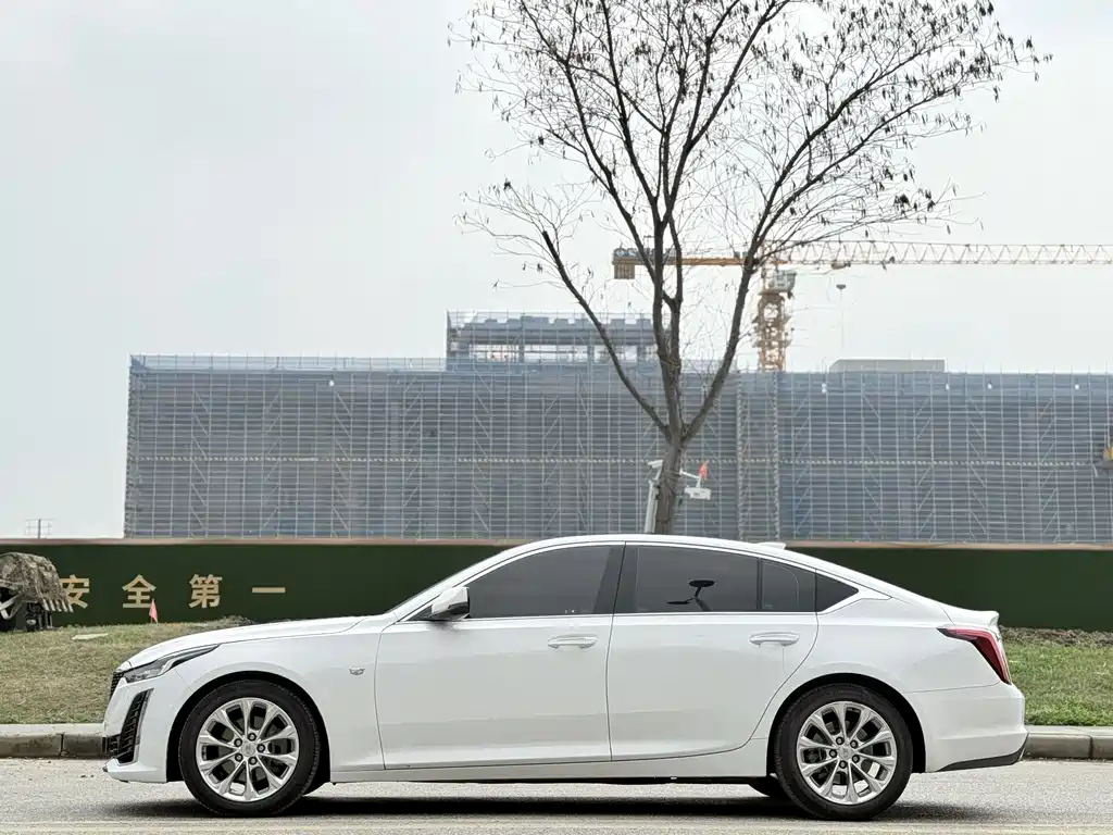 Cadillac CT5 — фото 3