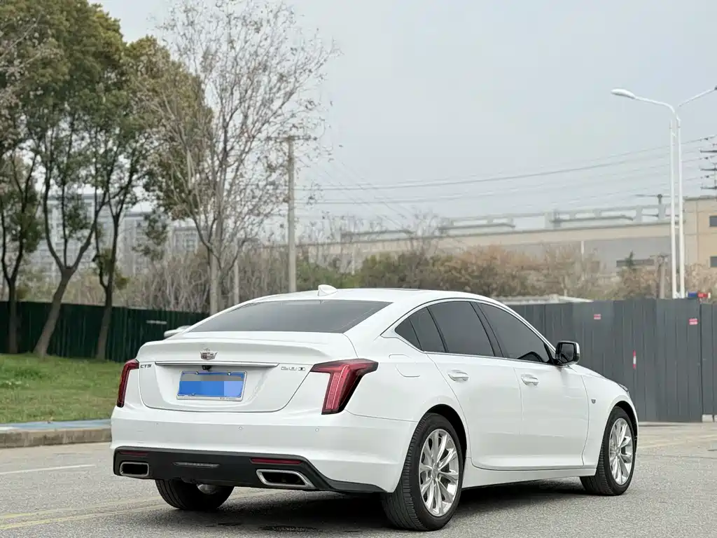 Cadillac CT5 — фото 4