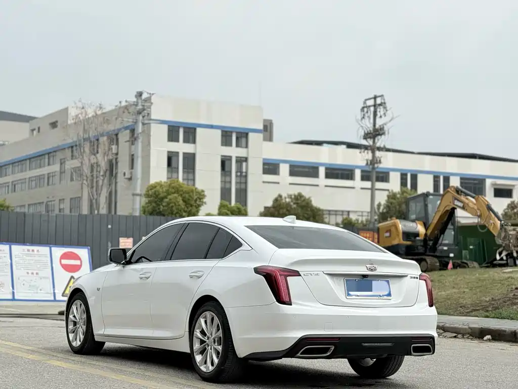 Cadillac CT5 — фото 6