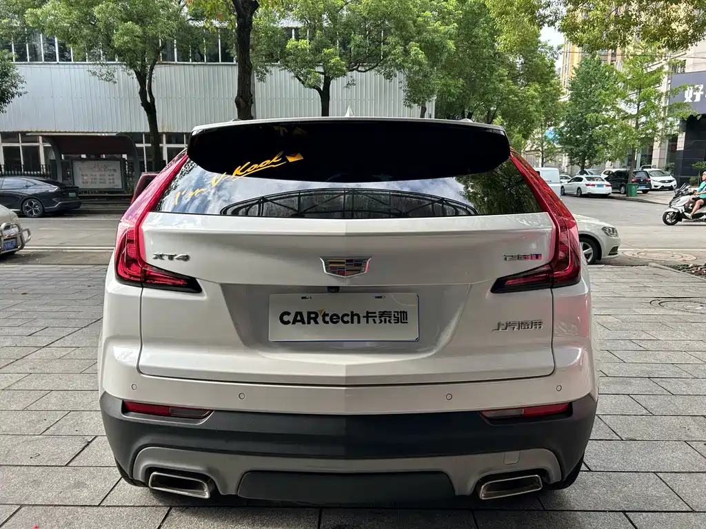 Cadillac XT4 — фото 14