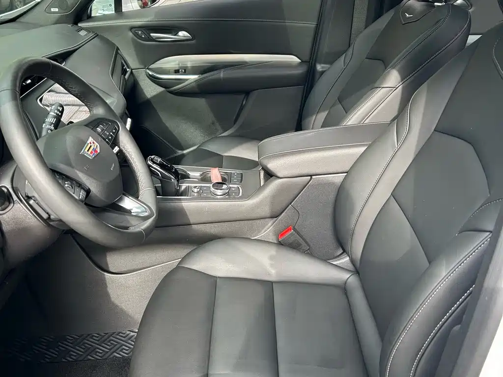 Cadillac XT4 — фото 4