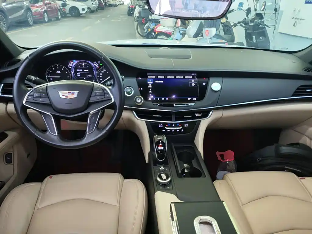Cadillac CT6 — фото 10