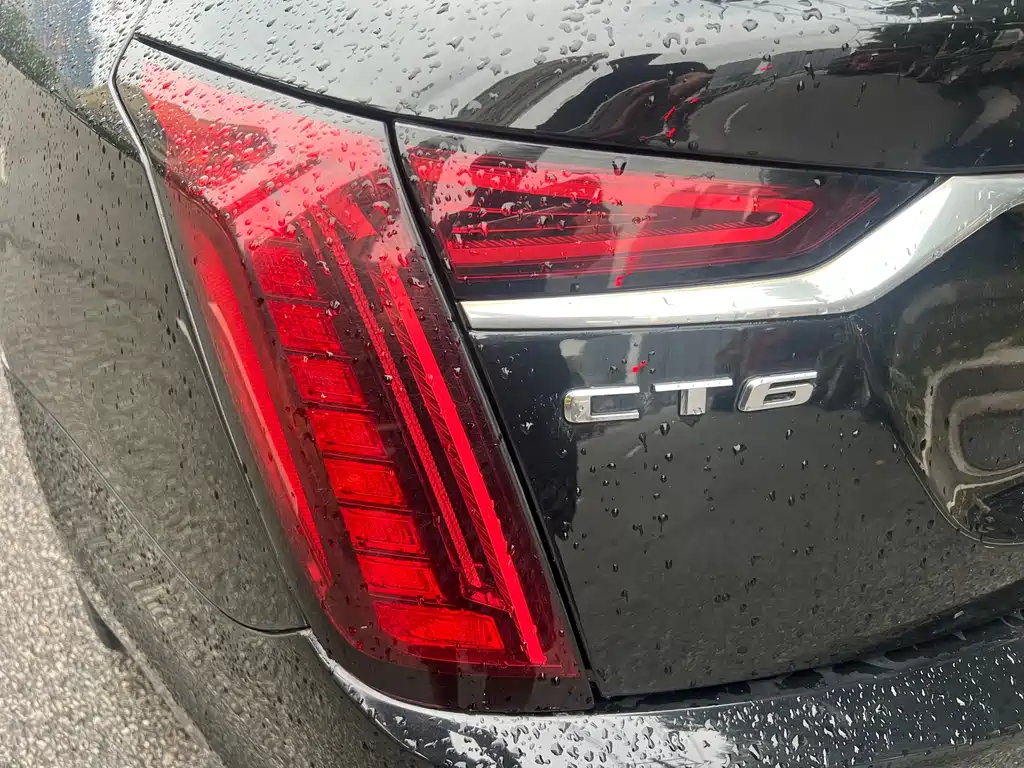 Cadillac CT6 — фото 5