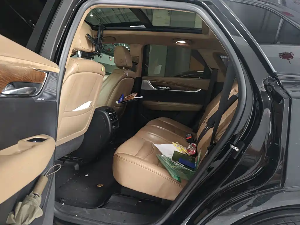 Cadillac XT5 — фото 6