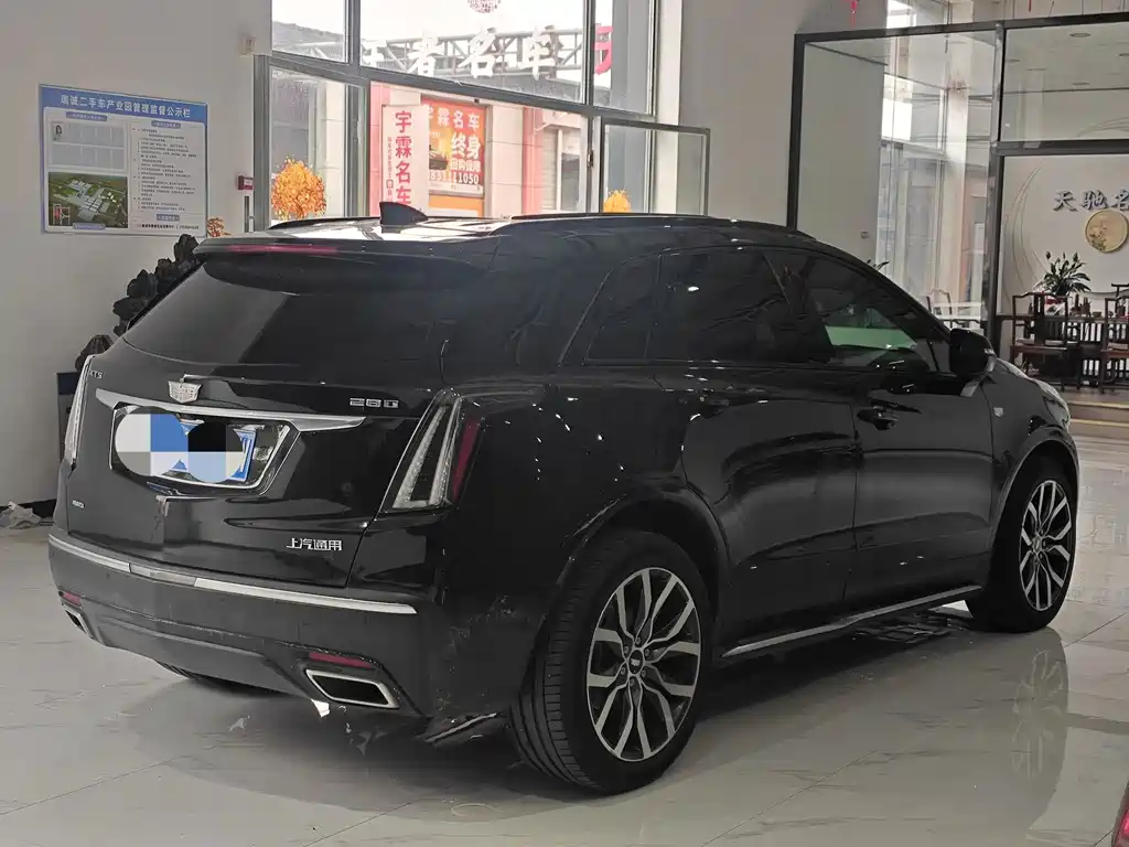 Cadillac XT5 — фото 8