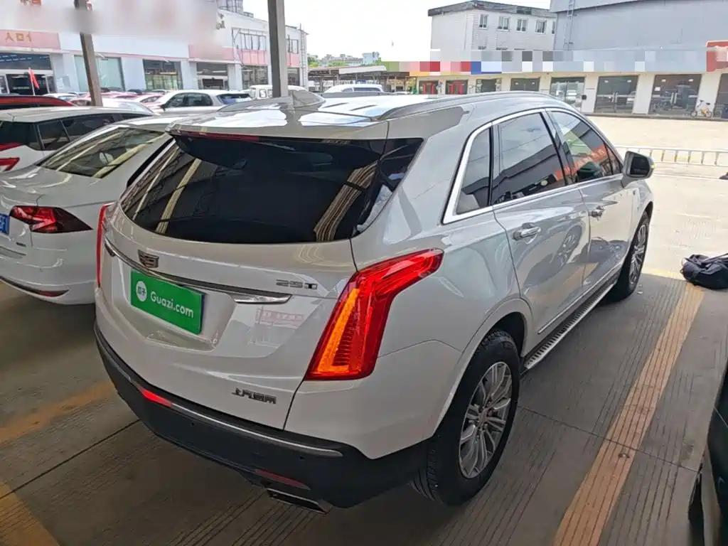 Cadillac XT5 — фото 7