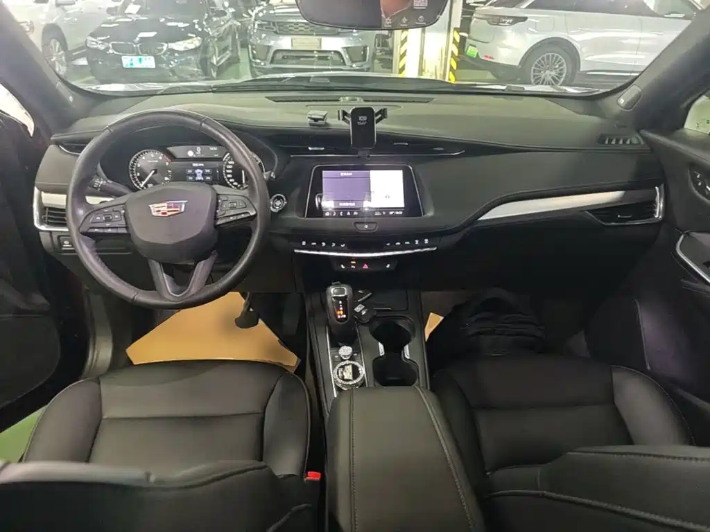 Cadillac XT4 — фото 10