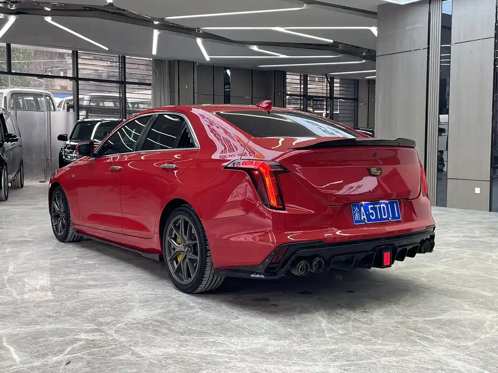 Cadillac CT4 — фото 4
