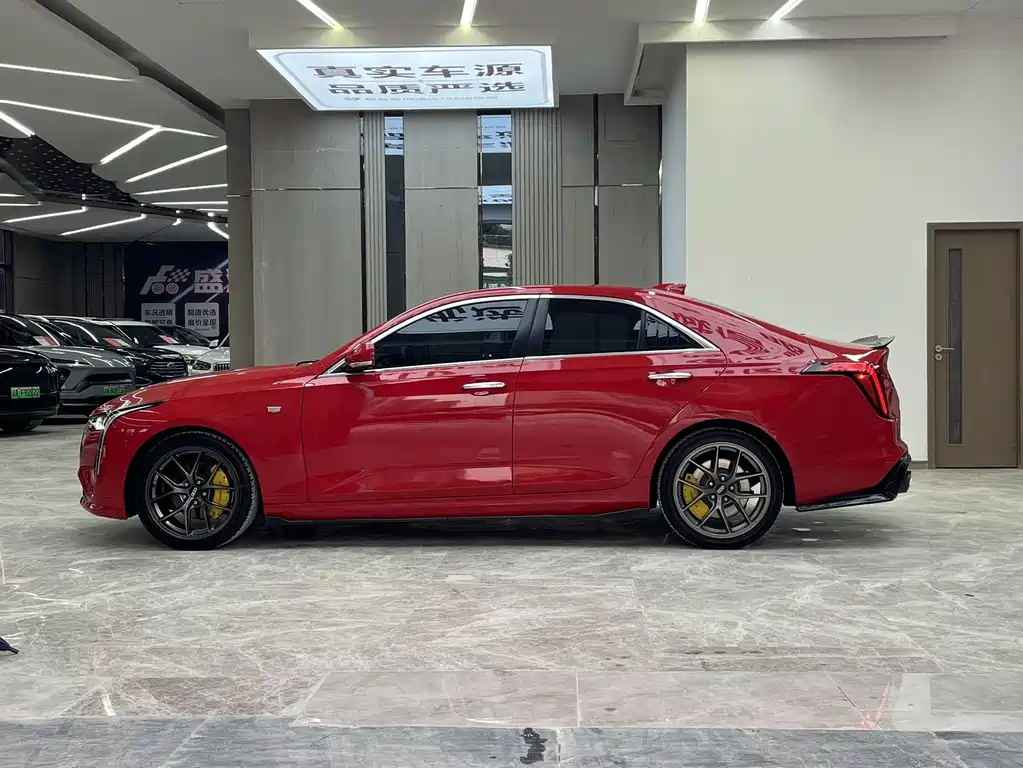 Cadillac CT4 — фото 5