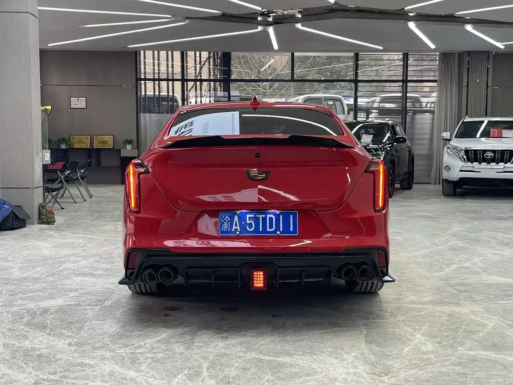 Cadillac CT4 — фото 6