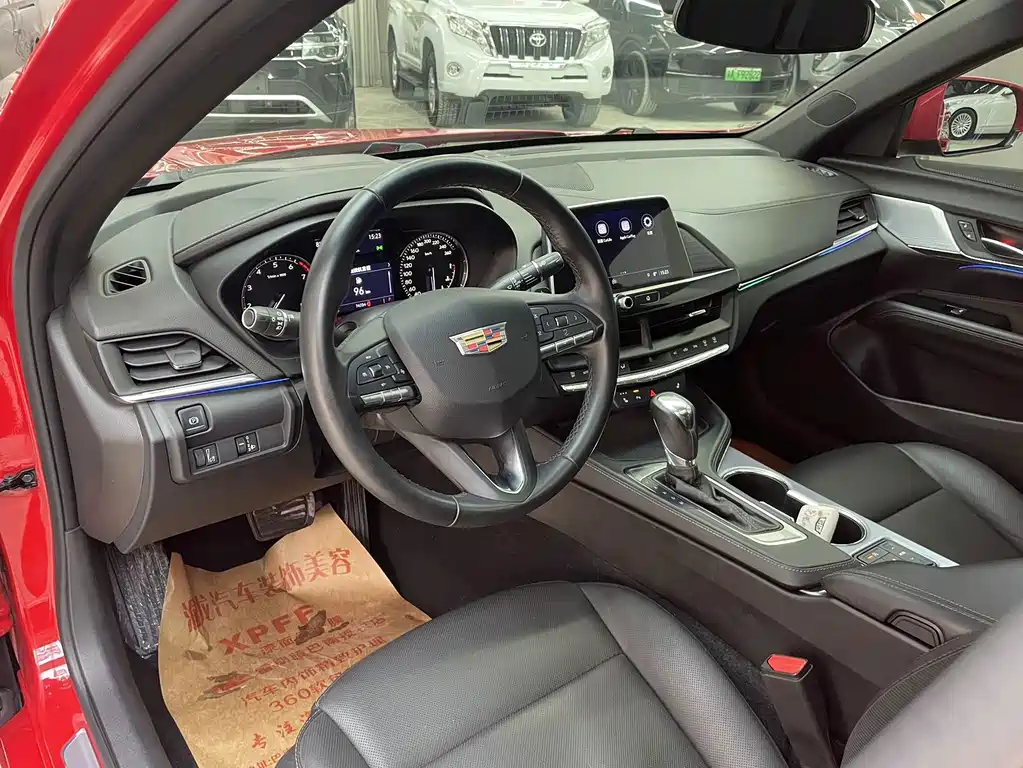 Cadillac CT4 — фото 9