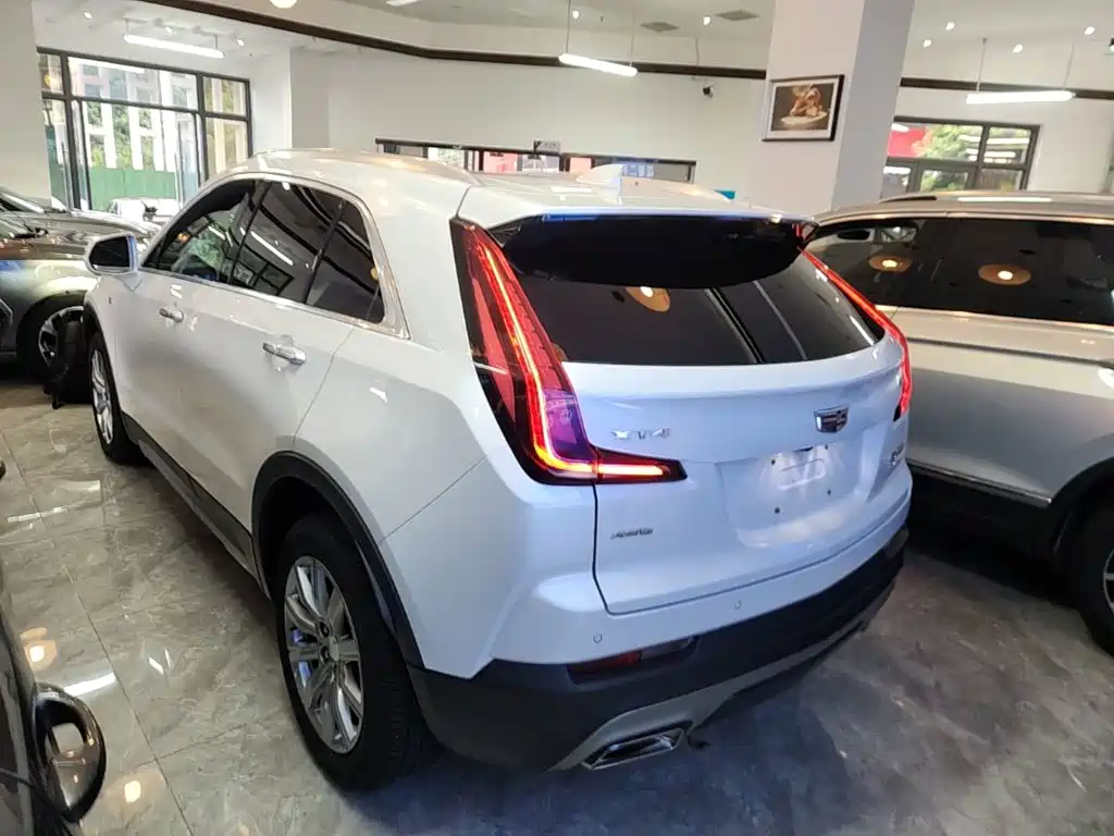 Cadillac XT4 — фото 5
