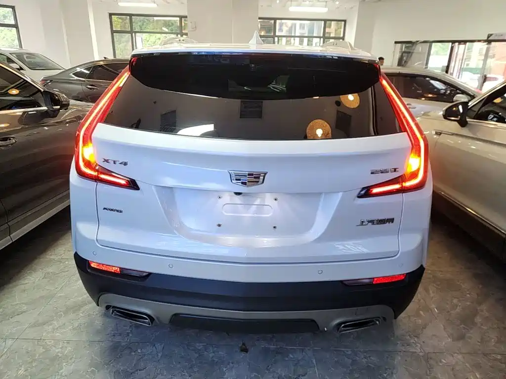 Cadillac XT4 — фото 6