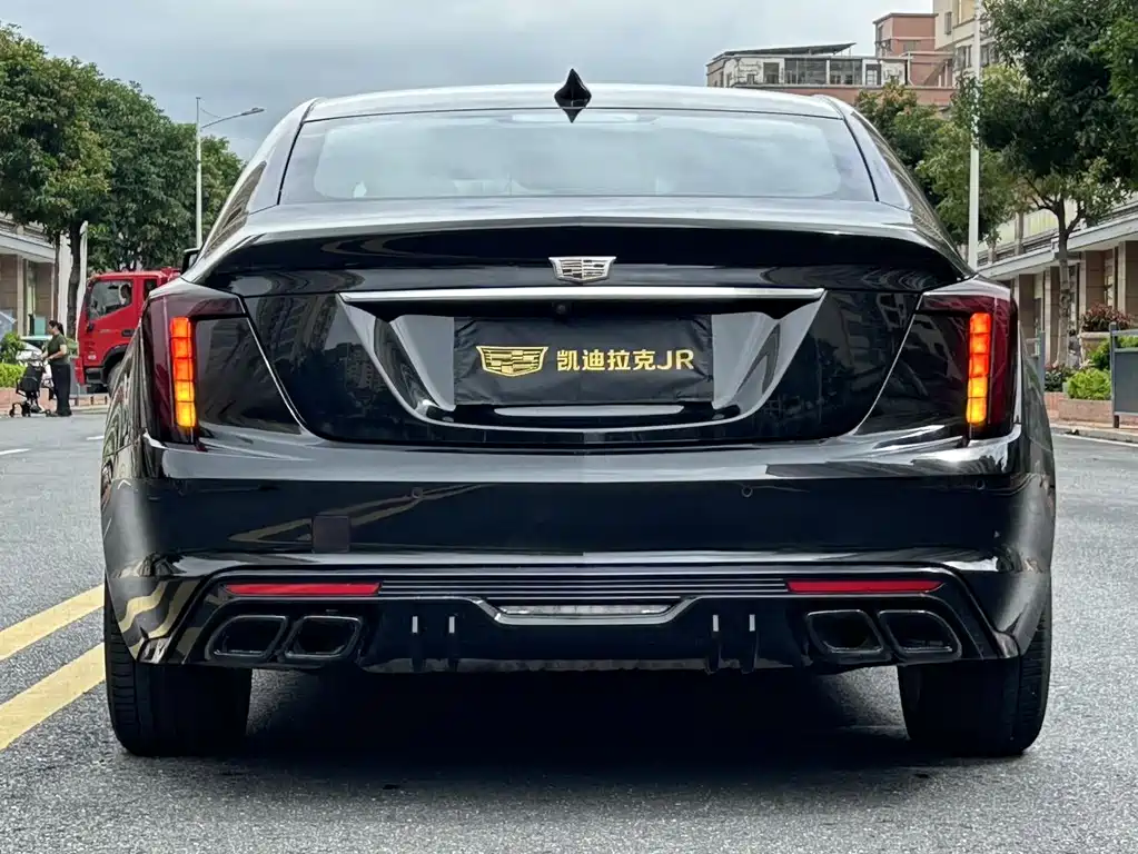 Cadillac CT5 — фото 4