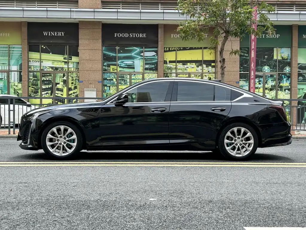 Cadillac CT5 — фото 5