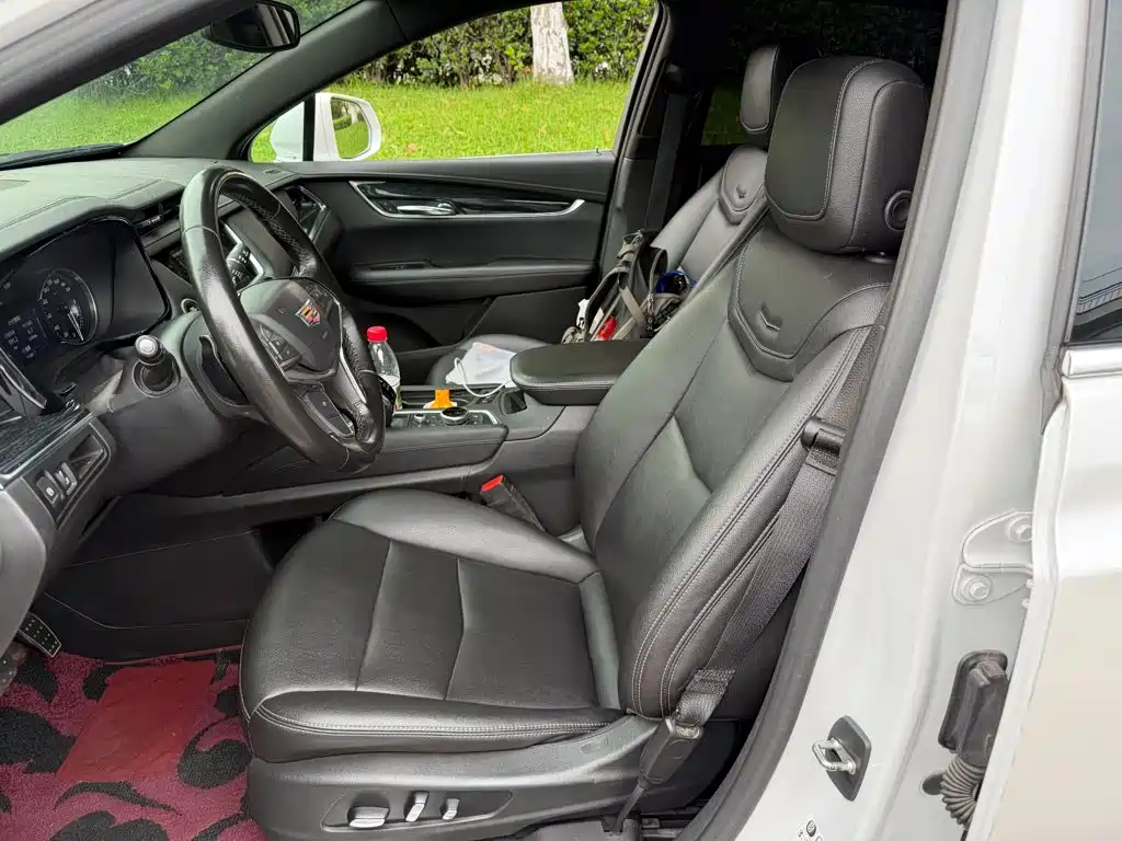 Cadillac XT5 — фото 8