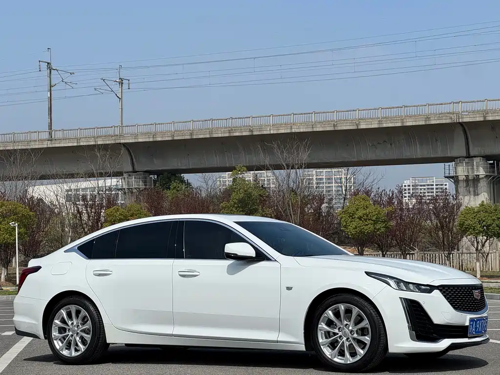 Cadillac CT5 — фото 3