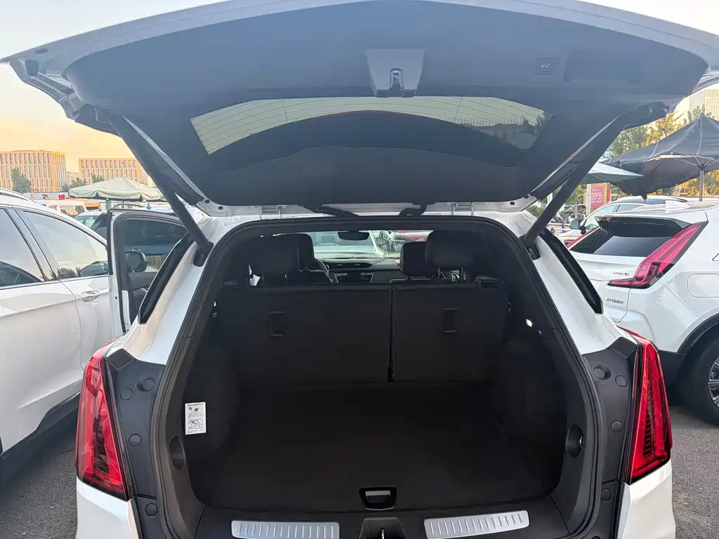 Cadillac XT5 — фото 9