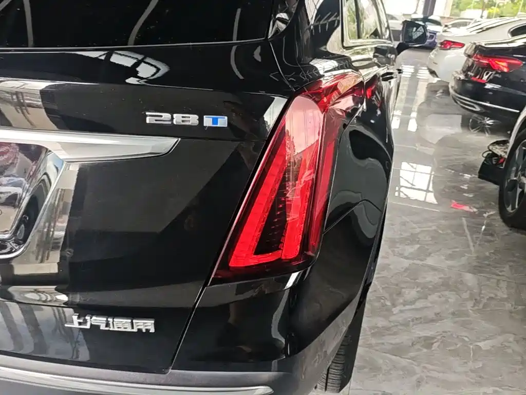 Cadillac XT5 — фото 8